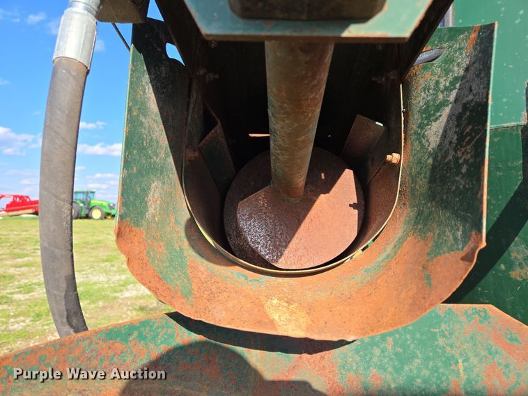 image for item DE2159 Art's-Way 528730 feed grinder/mixer