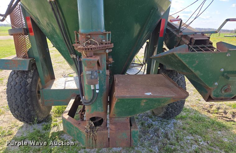 image for item DE2159 Art's-Way 528730 feed grinder/mixer