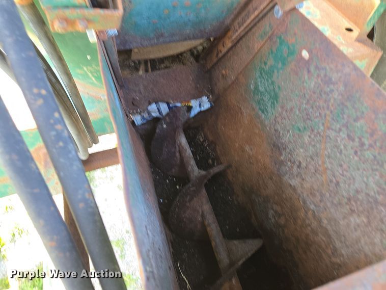 image for item DE2159 Art's-Way 528730 feed grinder/mixer