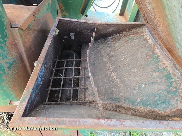 image for item DE2159 Art's-Way 528730 feed grinder/mixer