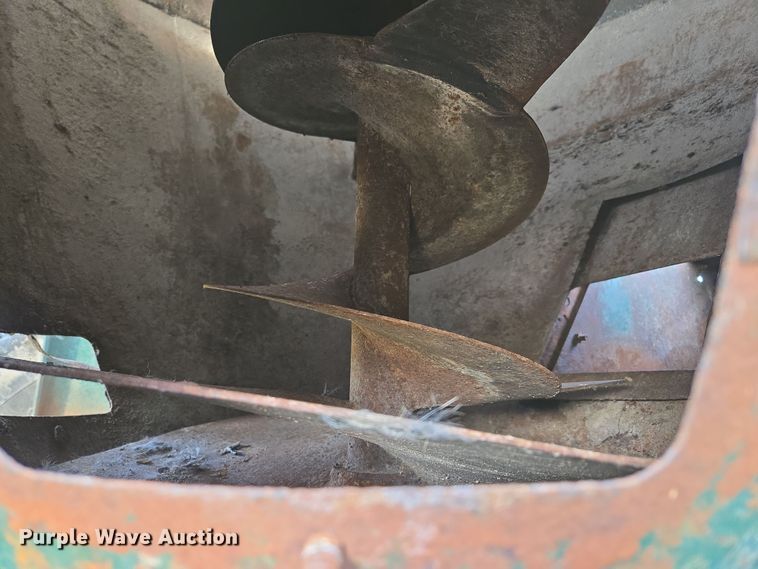 image for item DE2159 Art's-Way 528730 feed grinder/mixer