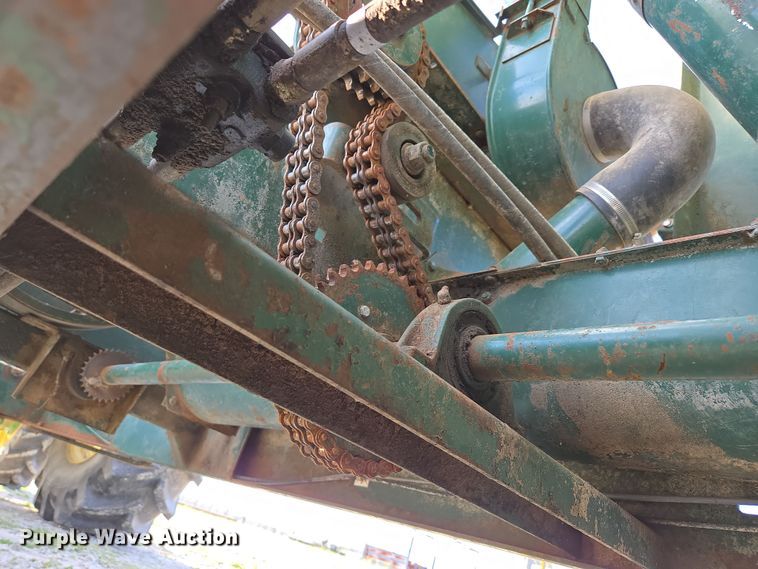 image for item DE2159 Art's-Way 528730 feed grinder/mixer