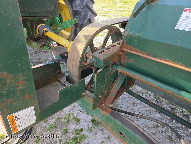 image for item DE2159 Art's-Way 528730 feed grinder/mixer