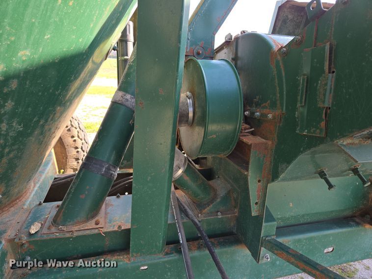 image for item DE2159 Art's-Way 528730 feed grinder/mixer