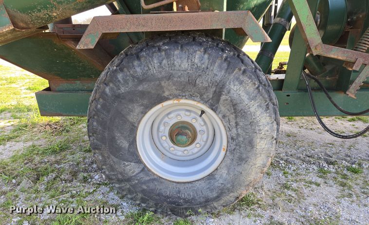 image for item DE2159 Art's-Way 528730 feed grinder/mixer