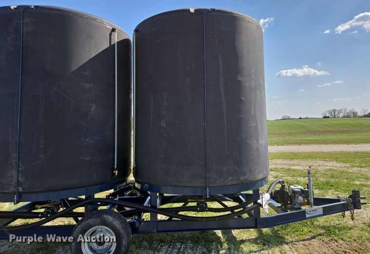 image for item DE2161 Ag Spray Equipment Double Cone nurse tank trailer