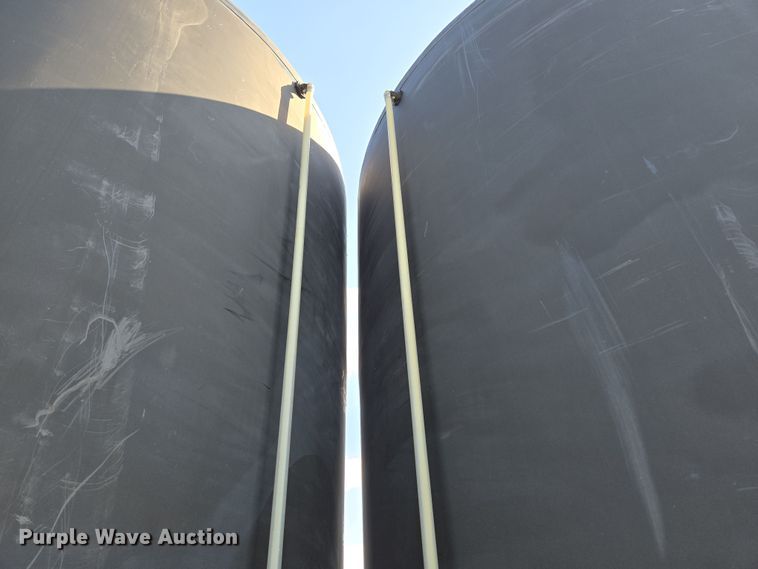 image for item DE2161 Ag Spray Equipment Double Cone nurse tank trailer