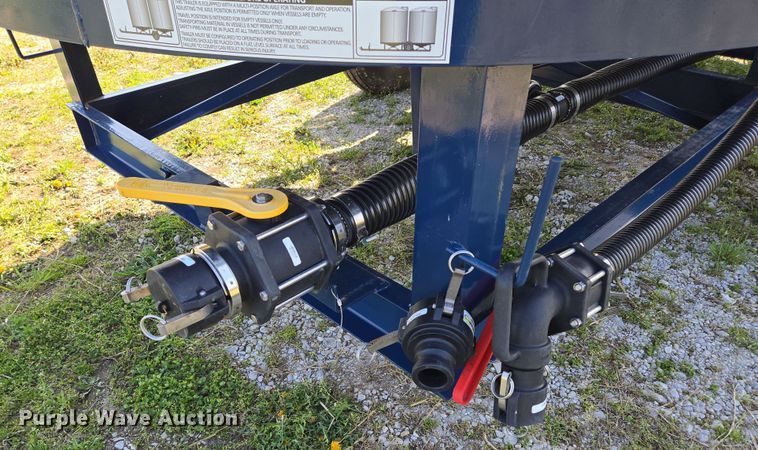 image for item DE2161 Ag Spray Equipment Double Cone nurse tank trailer