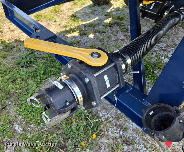 image for item DE2161 Ag Spray Equipment Double Cone nurse tank trailer