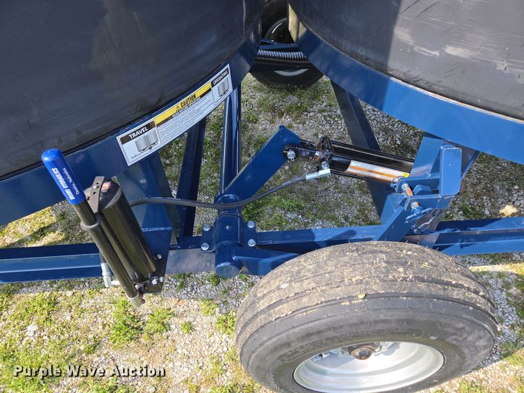 image for item DE2161 Ag Spray Equipment Double Cone nurse tank trailer