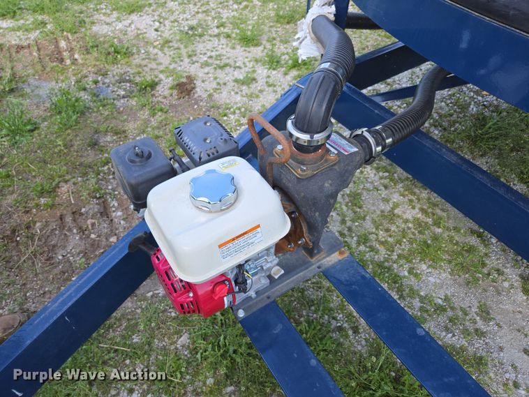 image for item DE2161 Ag Spray Equipment Double Cone nurse tank trailer