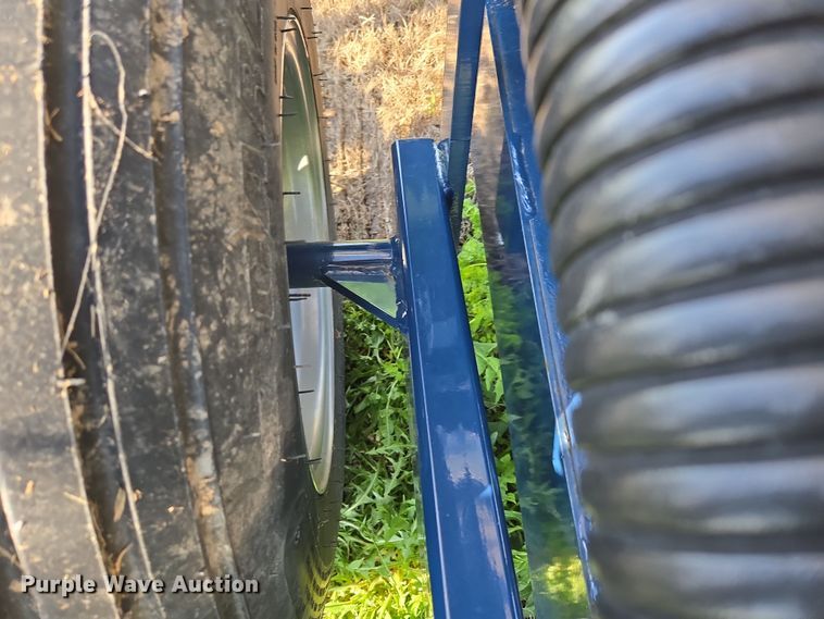 image for item DE2161 Ag Spray Equipment Double Cone nurse tank trailer