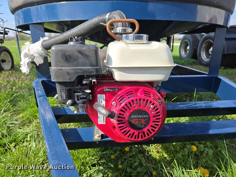 image for item DE2161 Ag Spray Equipment Double Cone nurse tank trailer