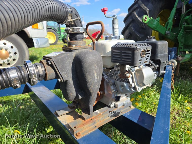 image for item DE2161 Ag Spray Equipment Double Cone nurse tank trailer