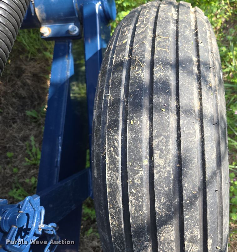 image for item DE2161 Ag Spray Equipment Double Cone nurse tank trailer