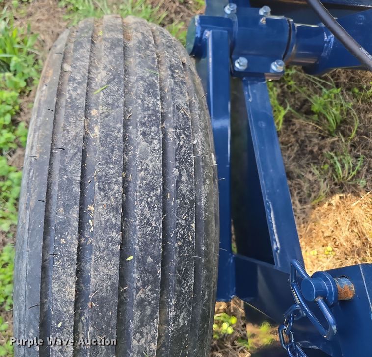 image for item DE2161 Ag Spray Equipment Double Cone nurse tank trailer