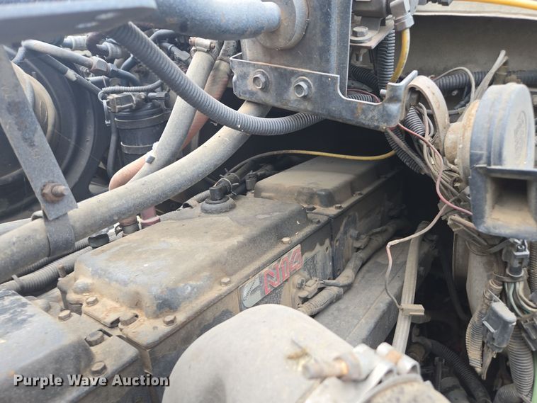 image for item DE2162 1995 Ford L9000 semi truck