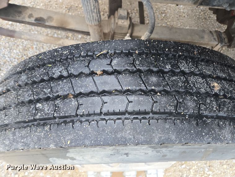 image for item DE2162 1995 Ford L9000 semi truck