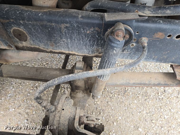 image for item DE2162 1995 Ford L9000 semi truck