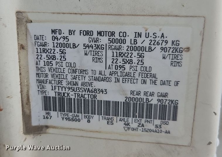 image for item DE2162 1995 Ford L9000 semi truck