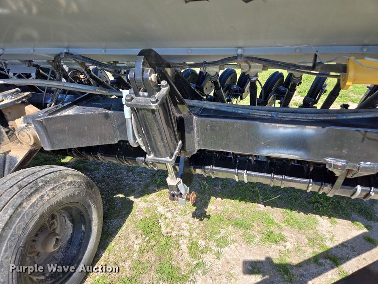 image for item DE2163 Crustbuster 4030 All Plant grain drill