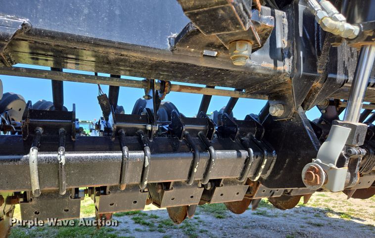 image for item DE2163 Crustbuster 4030 All Plant grain drill