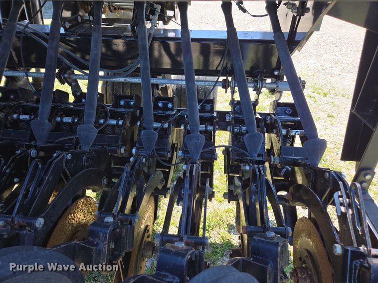 image for item DE2163 Crustbuster 4030 All Plant grain drill