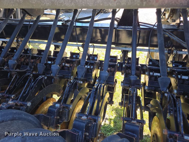 image for item DE2163 Crustbuster 4030 All Plant grain drill