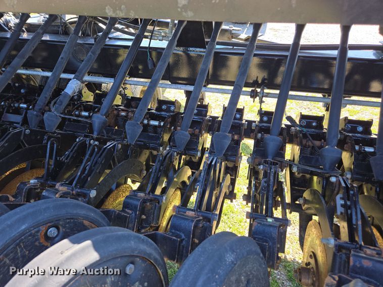 image for item DE2163 Crustbuster 4030 All Plant grain drill