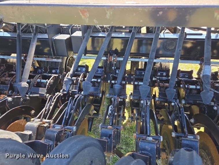 image for item DE2163 Crustbuster 4030 All Plant grain drill