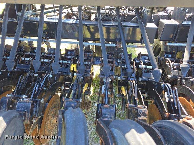 image for item DE2163 Crustbuster 4030 All Plant grain drill