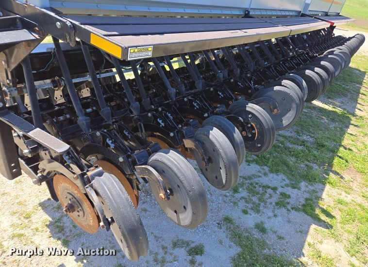 image for item DE2163 Crustbuster 4030 All Plant grain drill