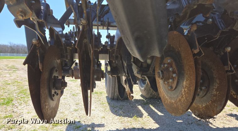 image for item DE2163 Crustbuster 4030 All Plant grain drill