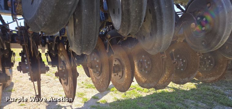 image for item DE2163 Crustbuster 4030 All Plant grain drill