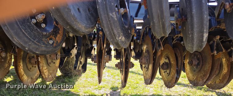 image for item DE2163 Crustbuster 4030 All Plant grain drill