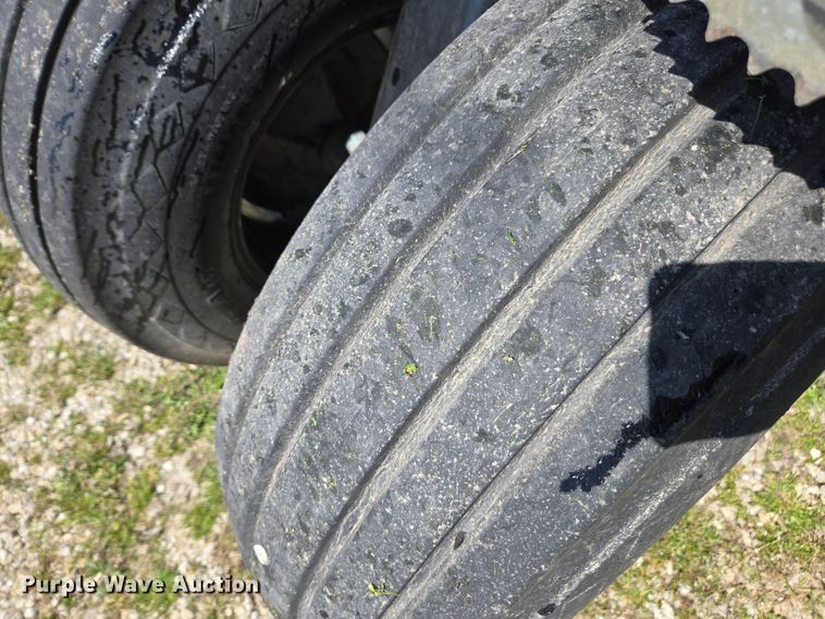 image for item DE2163 Crustbuster 4030 All Plant grain drill