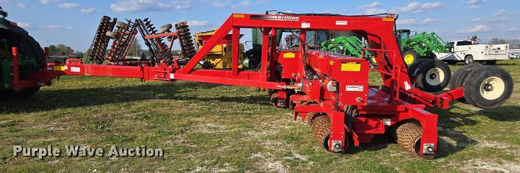 image for item DE2164 2021 Brillion 4620-24 seeder
