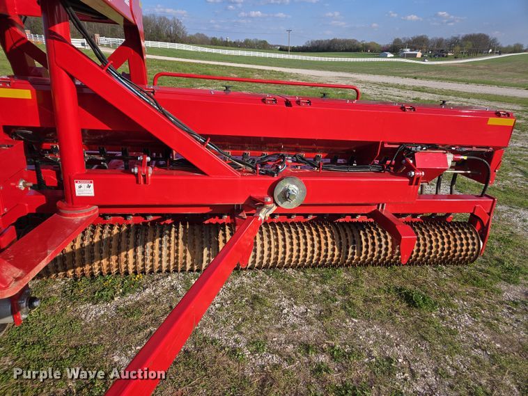 image for item DE2164 2021 Brillion 4620-24 seeder