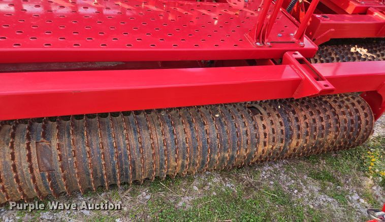 image for item DE2164 2021 Brillion 4620-24 seeder