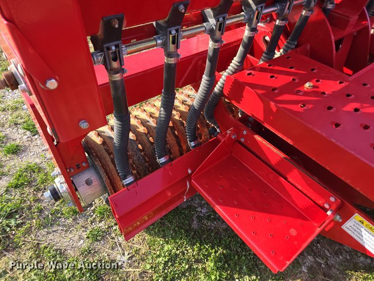 image for item DE2164 2021 Brillion 4620-24 seeder