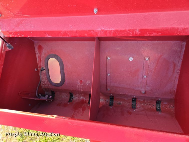 image for item DE2164 2021 Brillion 4620-24 seeder