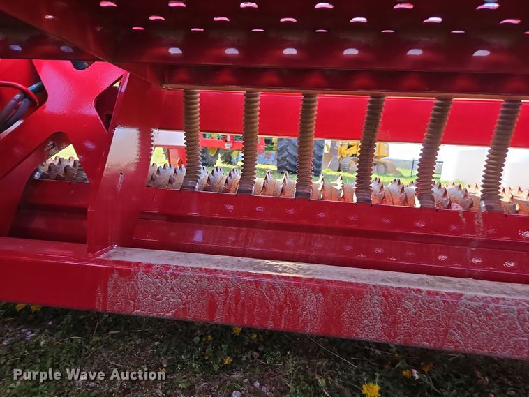 image for item DE2164 2021 Brillion 4620-24 seeder