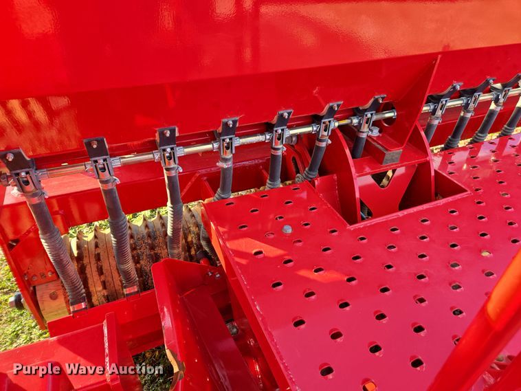 image for item DE2164 2021 Brillion 4620-24 seeder