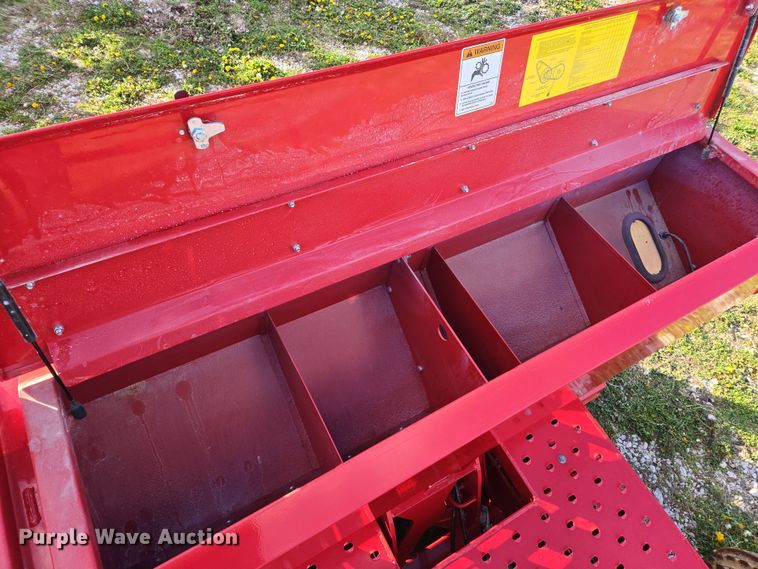 image for item DE2164 2021 Brillion 4620-24 seeder