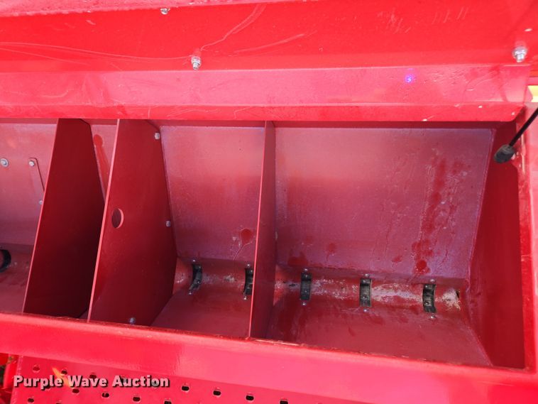 image for item DE2164 2021 Brillion 4620-24 seeder