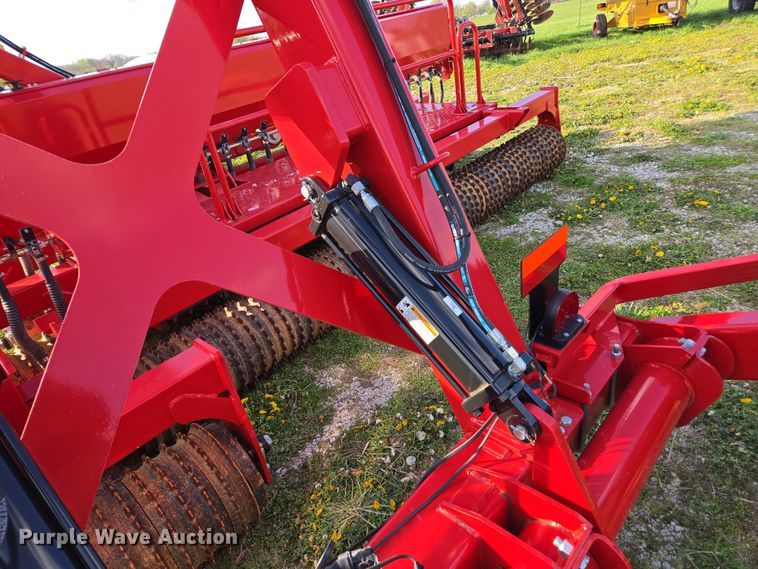 image for item DE2164 2021 Brillion 4620-24 seeder