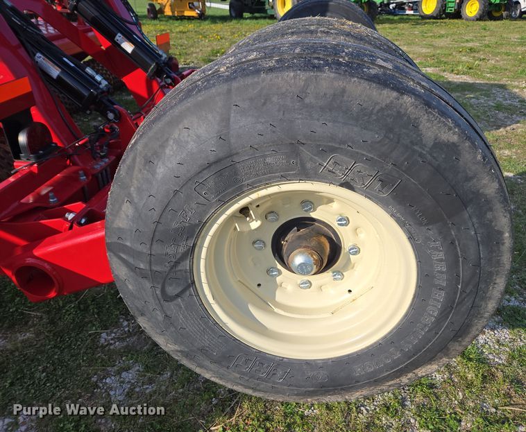 image for item DE2164 2021 Brillion 4620-24 seeder