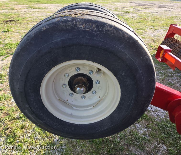 image for item DE2164 2021 Brillion 4620-24 seeder