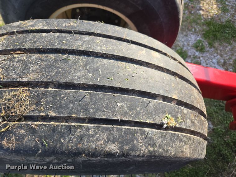 image for item DE2164 2021 Brillion 4620-24 seeder