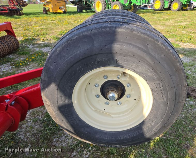 image for item DE2164 2021 Brillion 4620-24 seeder